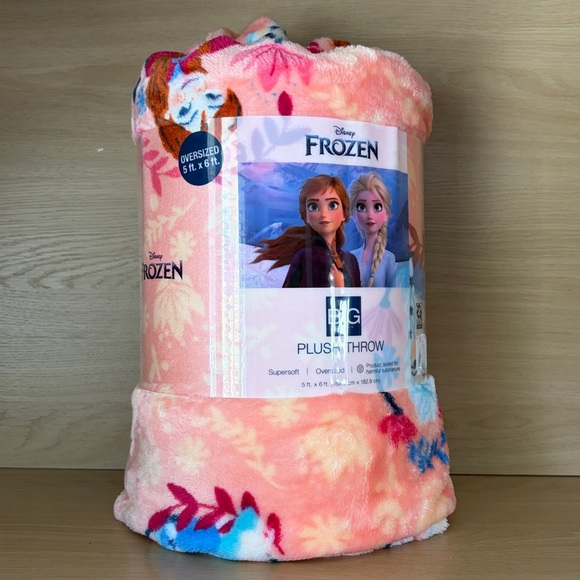 ✨$13✨Disney Frozen Supersoft Oversized Plush Throw Blanket | 5’x6’  NWT - Picture 3 of 4
